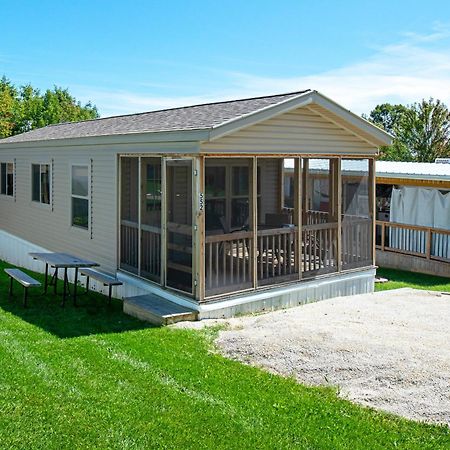 Plymouth Rock Camping Resort Deluxe Cottage Elkhart Lake 외부 사진