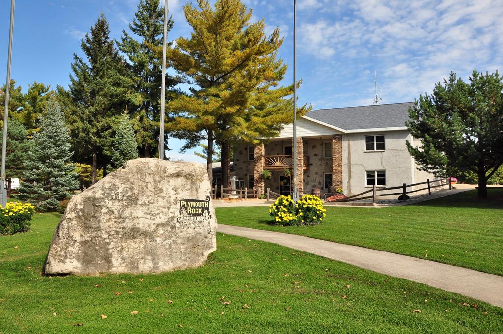 Plymouth Rock Camping Resort Deluxe Cottage Elkhart Lake 외부 사진